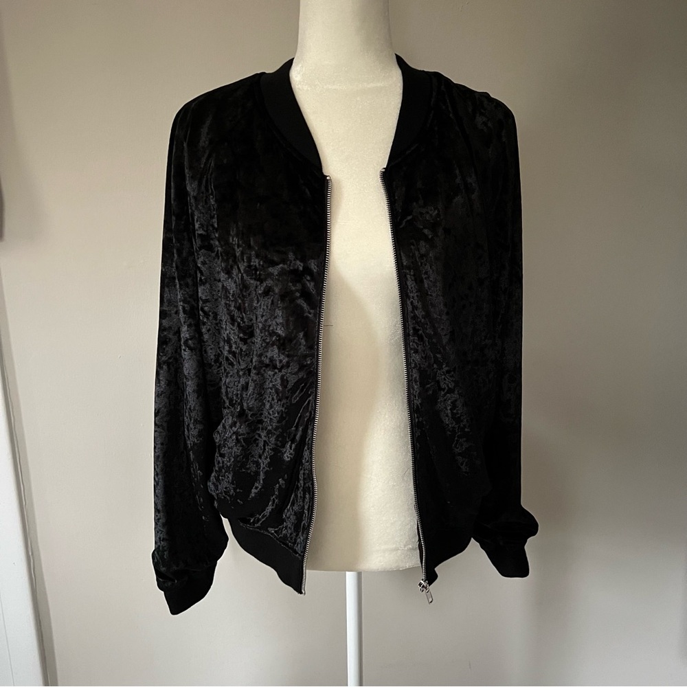 NWT Design Lab Lord & Taylor Black Velvet Bomber Jacket